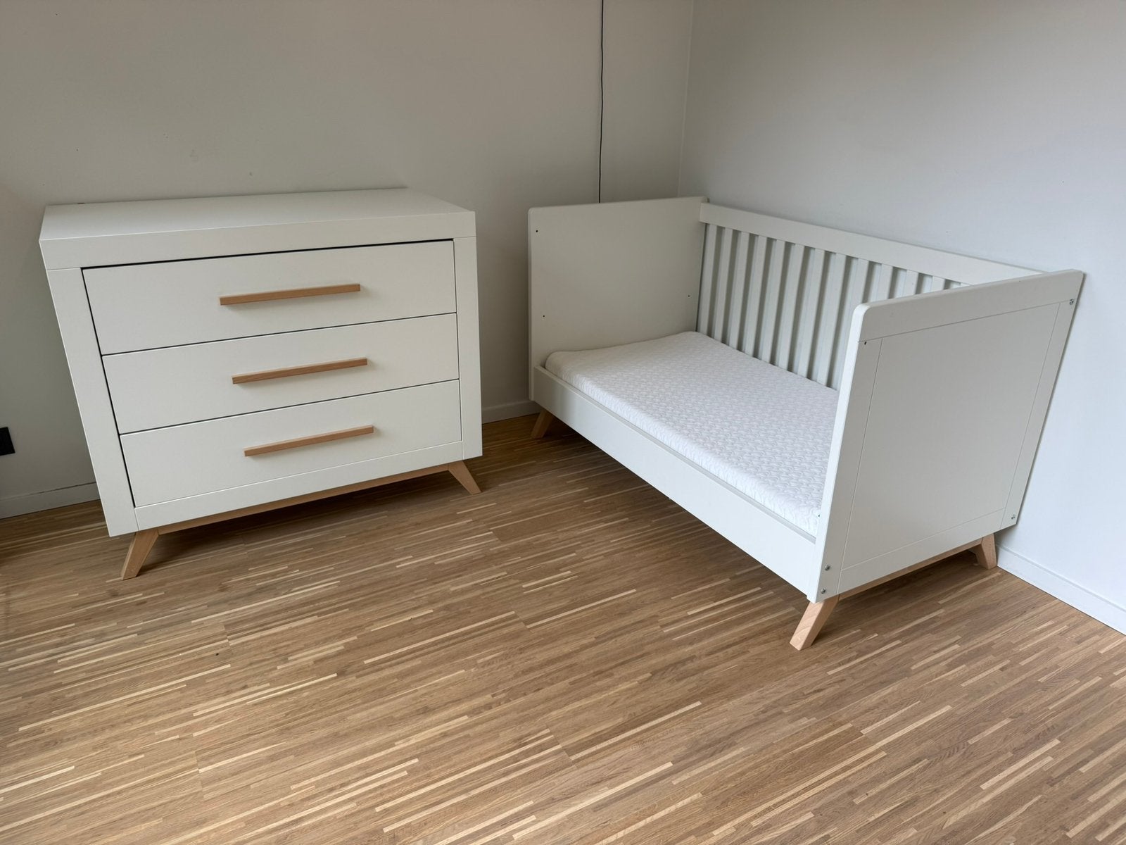 Bopita meegroeibed met commode, inclusief matras, Kinderen en Baby's, Kinderkamer | Complete kinderkamers, Ophalen, Zo goed als nieuw
