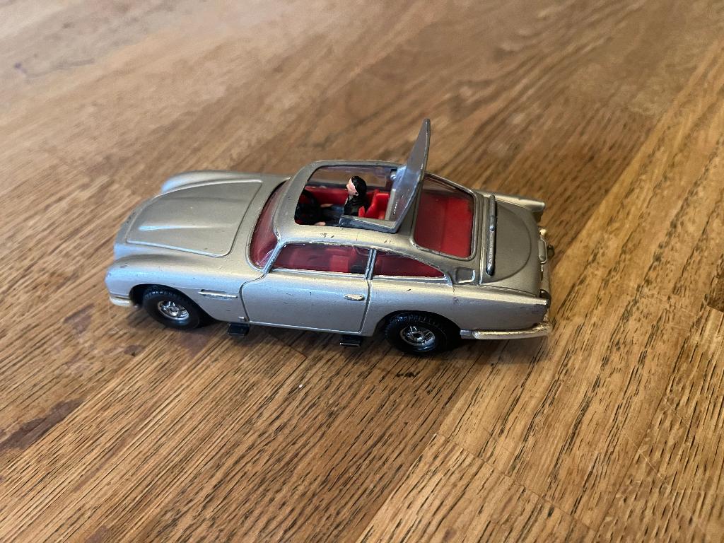 JAMES BOND 007 ASTON MARTIN DB5, Enlèvement ou Envoi
