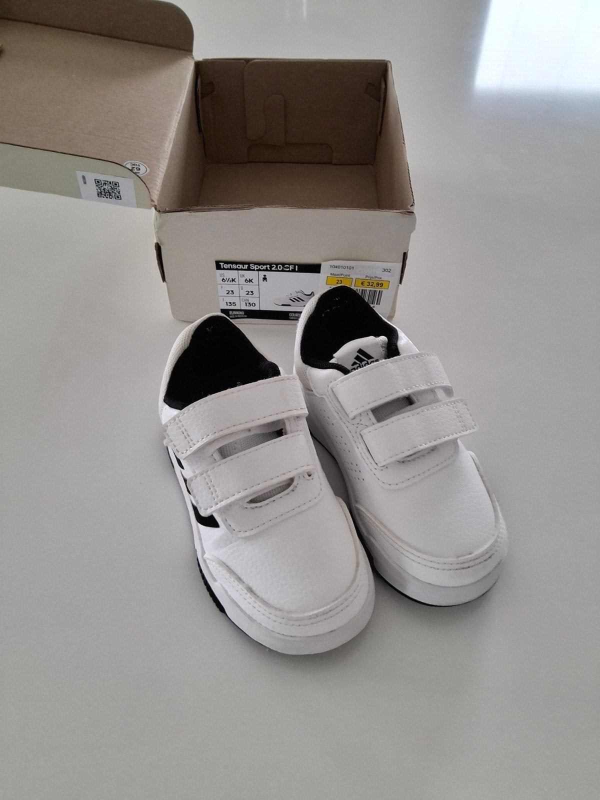 Baskets enfant Adidas 23, Neuf, Adidas, Garçon ou Fille, Enlèvement ou Envoi