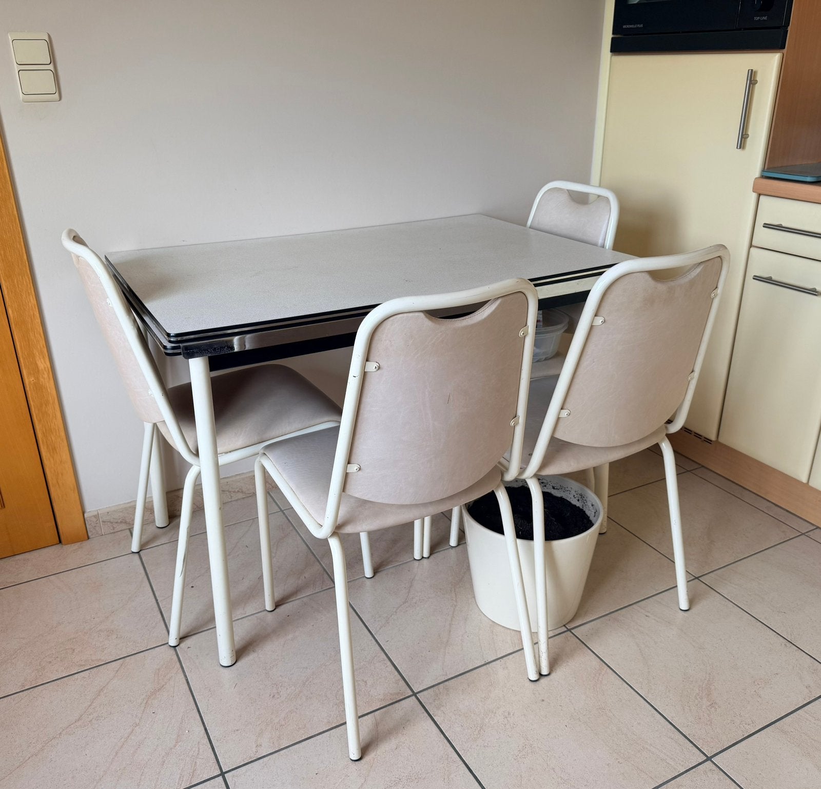 Formica vintage verlengbare keukentafel met 4 stoelen, Huis en Inrichting, Ophalen, Gebruikt, Vier personen, Rechthoekig