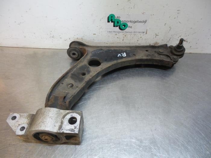 Bras de suspension avant droit d'un Volkswagen Golf (Golf 04, Volkswagen, -, 3 mois de garantie, Utilisé