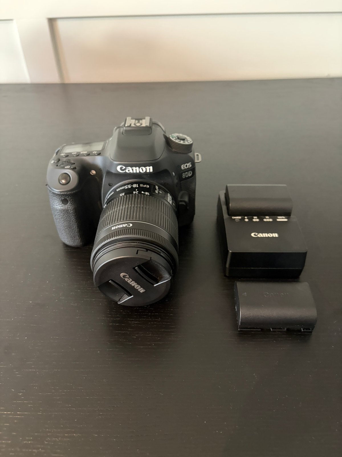 Canon 80D + kitlens en twee accu’s, Enlèvement ou Envoi, Comme neuf