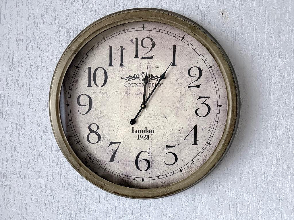 Grote wandklok countryfield, NIEUW 65 cm die 11 cm dik, Enlèvement, Neuf, Analogique, Horloge murale