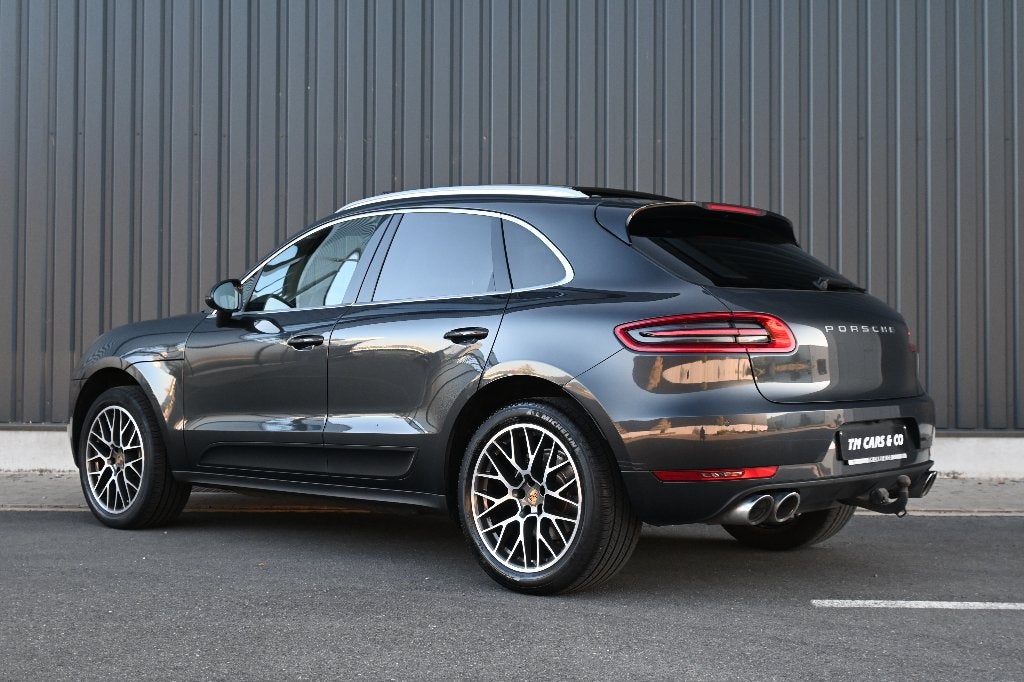 Porsche Macan 2.0 PDK Pano, LED, Cam, Zetelver, Trekh, DCC, Dealer onderhouden, 4 cilinders, Leder, Bedrijf
