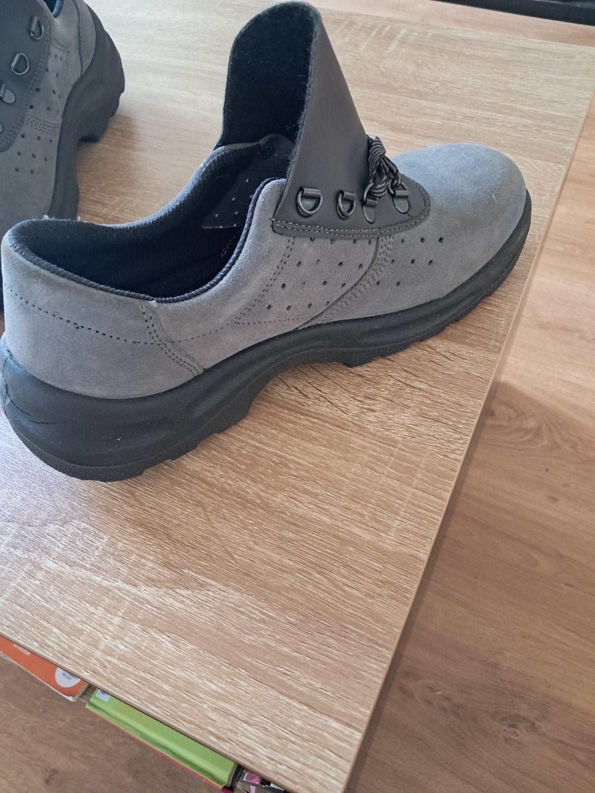 S1P lage veiligheidsschoenen, Ophalen