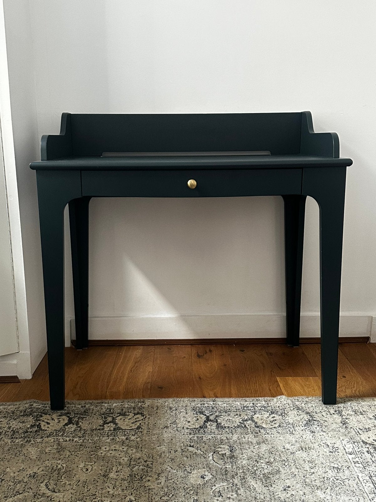 Bureau IKEA vert foncé avec tiroir – bon état, Maison & Meubles, Bureaux, Utilisé, IKEA, Moderne, Panneau de particules ou MDF