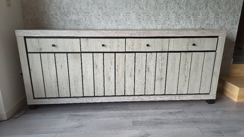 Dressoir kast en eettafel in eiklook, Huis en Inrichting, Ophalen, 25 tot 50 cm, 200 cm of meer, Met lade(s)