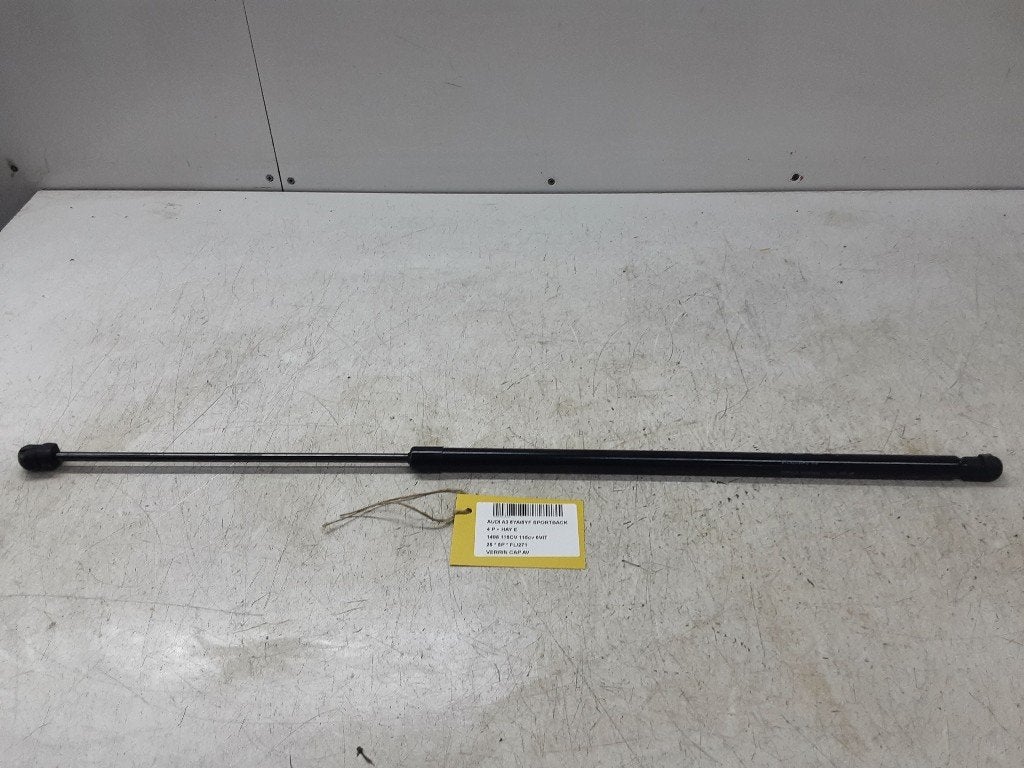 VERIN DE CAPOT Audi A3 Sportback (8YA) (8Y0823359D), Autos : Pièces & Accessoires, Auto-Union-Straße  1,
85057  Ingolstadt, DE