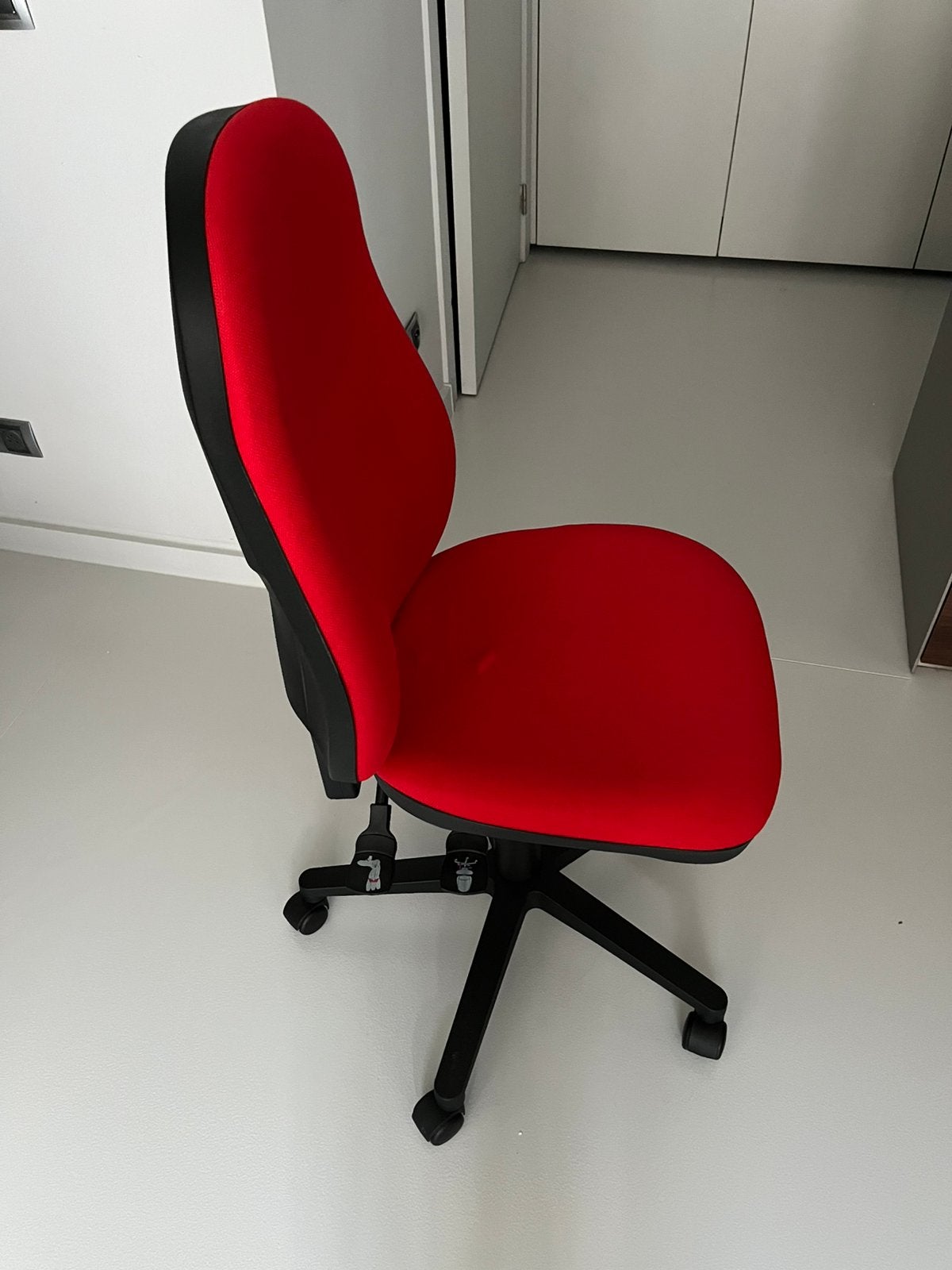 Chaise de bureau rouge, Rouge, Comme neuf, Enlèvement, Chaise de bureau
