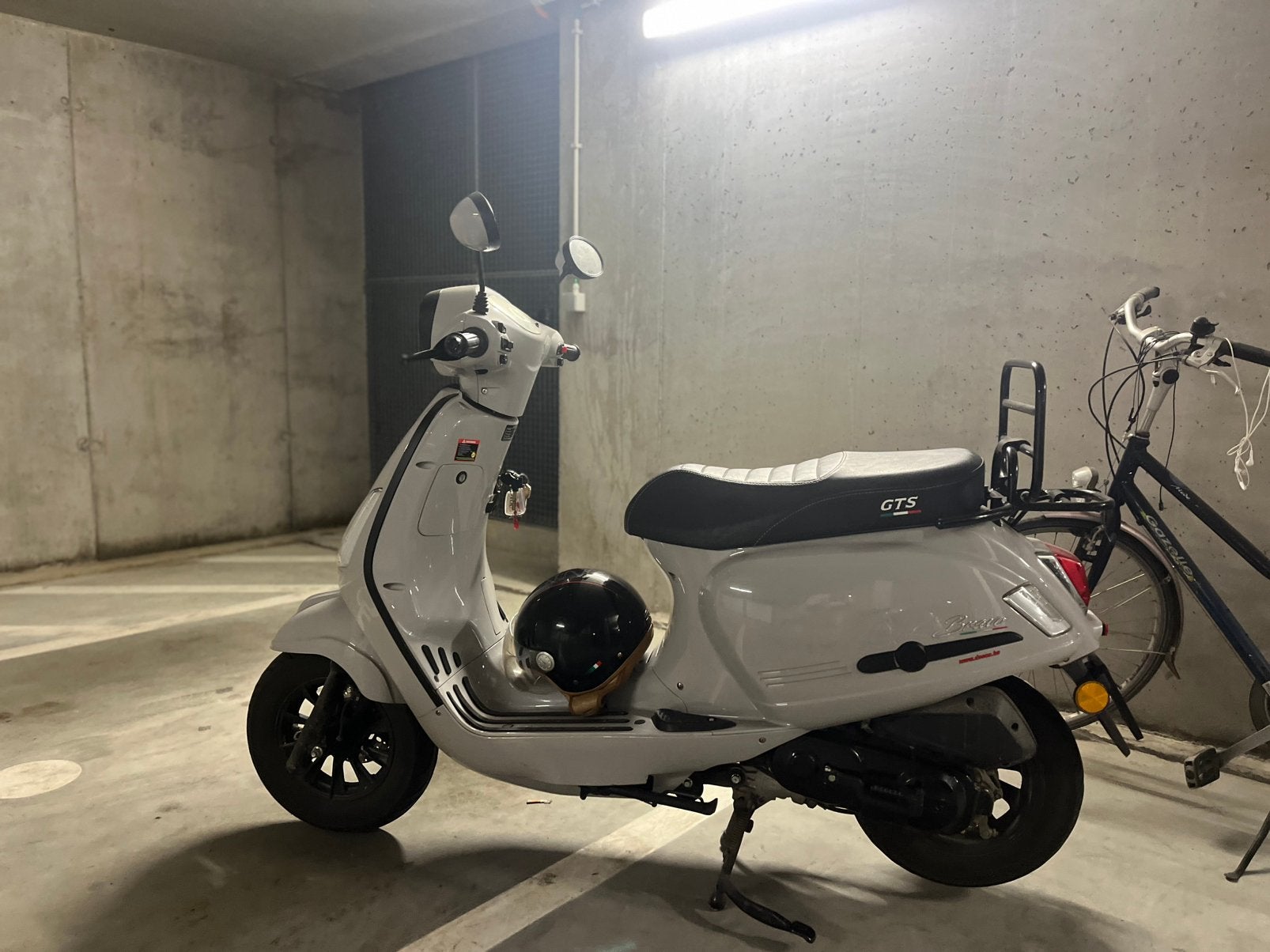 GTS bravo 25km/u - A klasse-, Fietsen en Brommers, Ophalen, 5000 cc, Klasse A (25 km/u), Zo goed als nieuw