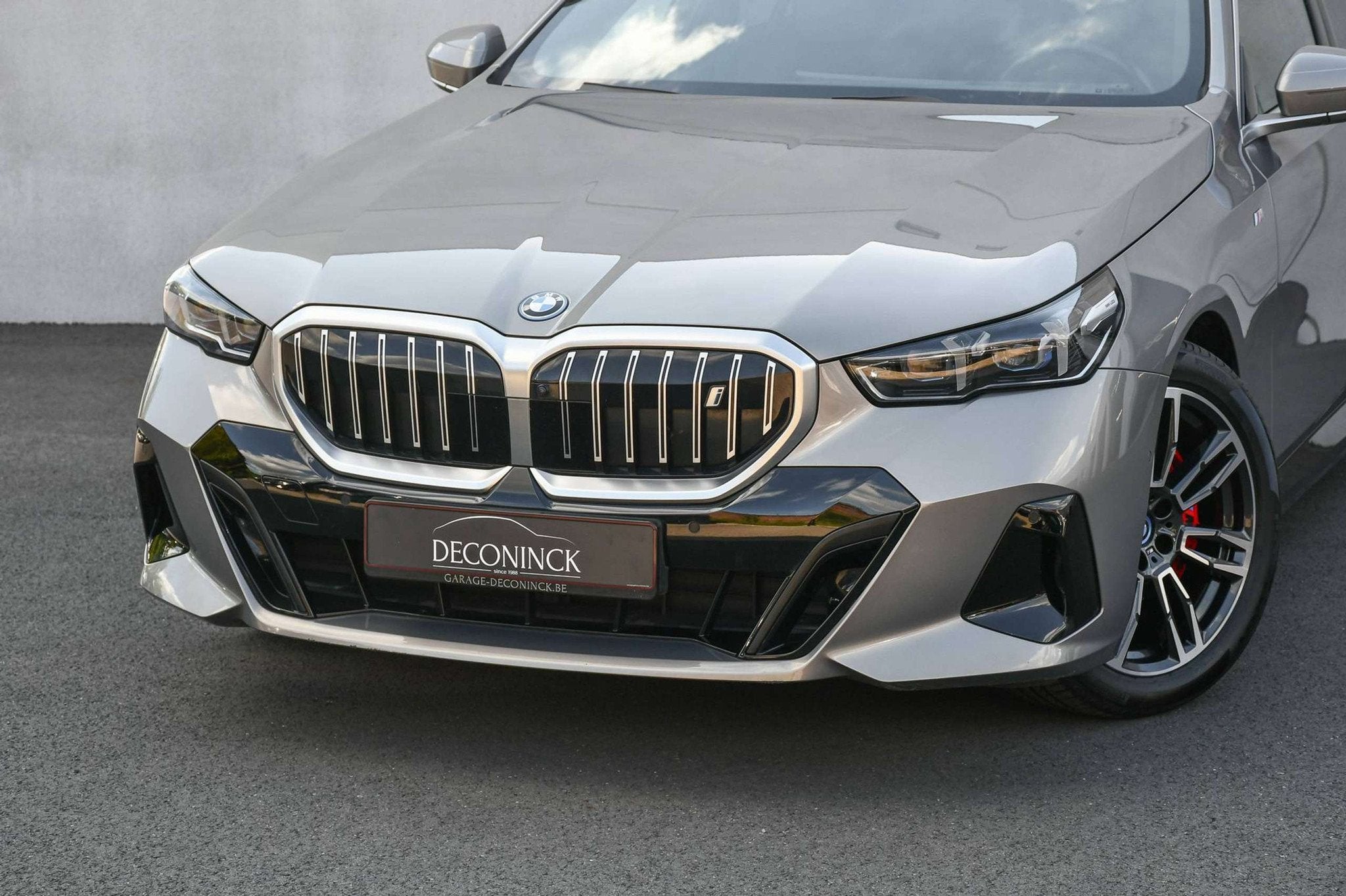 BMW i5 i5 *M-PACK*HEAD-UP*BRUIN LEDER*CARPLAY*PANO*TREKHAAK*, Automaat, 4 deurs, Gebruikt, Euro 6