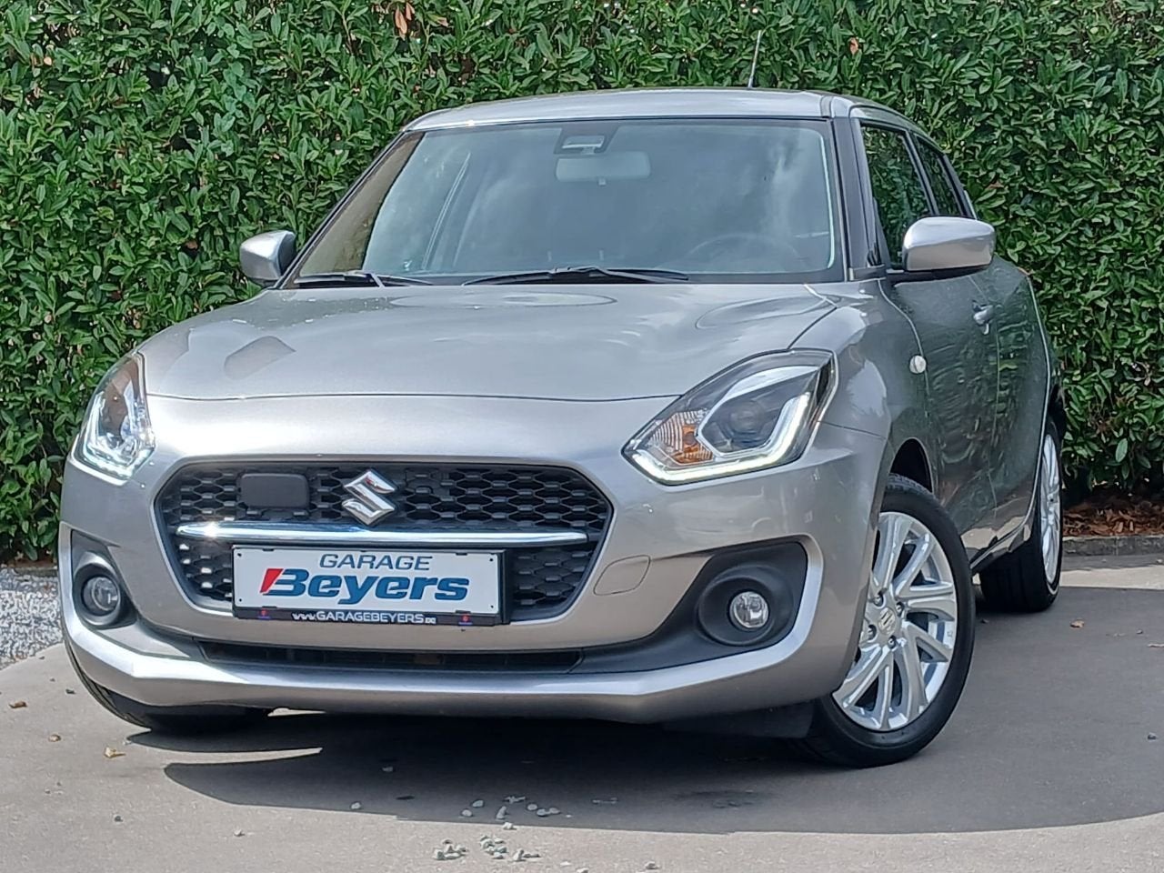 Suzuki Swift GL+ 1.2L BENZINE 83PK !TOP OCCASIE! (bj 2021), Auto's, Stof, Gebruikt, Swift, Bedrijf
