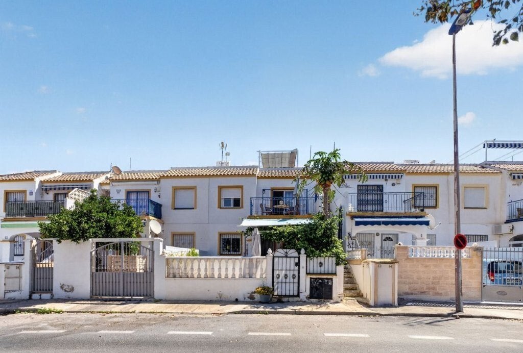 Verzorgde bovenwoning met een dakterras/Torrevieja, Torrevieja, 55 m², Spanje, 2 kamers