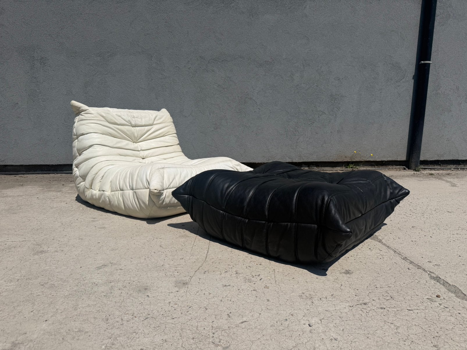 100% authentique Ligne Roset Togo 1z + pouf en cuir original, Enlèvement ou Envoi, Knoll vitra mah jong flos sede b&b italia artifort cassina edra