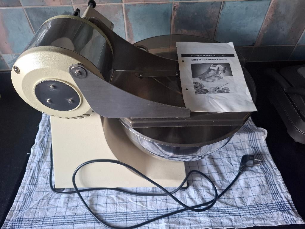 Pétrin type Santos 10L, Electroménager, 4 litres ou plus, Enlèvement, Utilisé, 1 vitesse