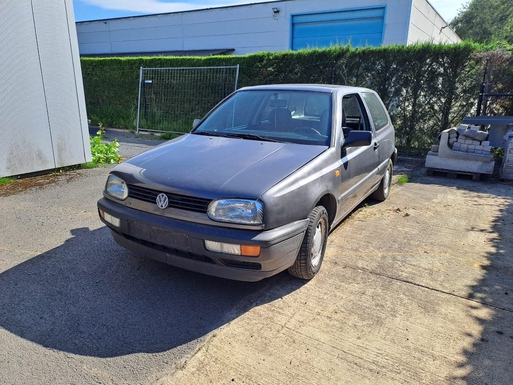 vw golf 3 1.8 benzine oldtimer 1992, Auto's, Voorwielaandrijving, Stof, Zwart, Volkswagen
