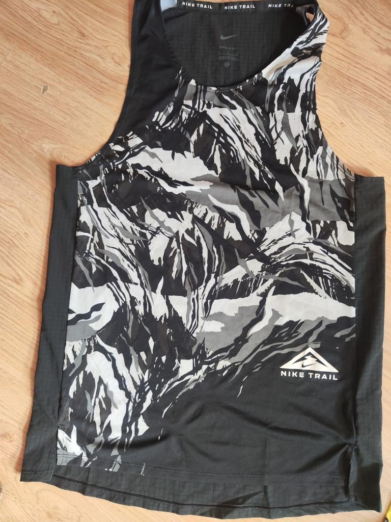 Singlet Nike trail S Neuf, Neuf, Course à pied, Nike, Enlèvement