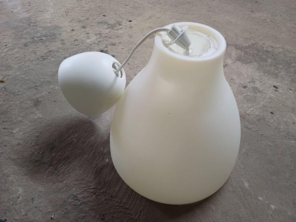 RONDE WITTE KROONLUCHTER, Huis en Inrichting, Lampen | Kroonluchters, Ophalen, Nieuw