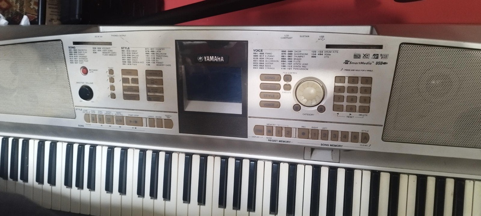 Yamaha DGX 305 Portable Grand, Sensitif, Yamaha, Enlèvement, Utilisé