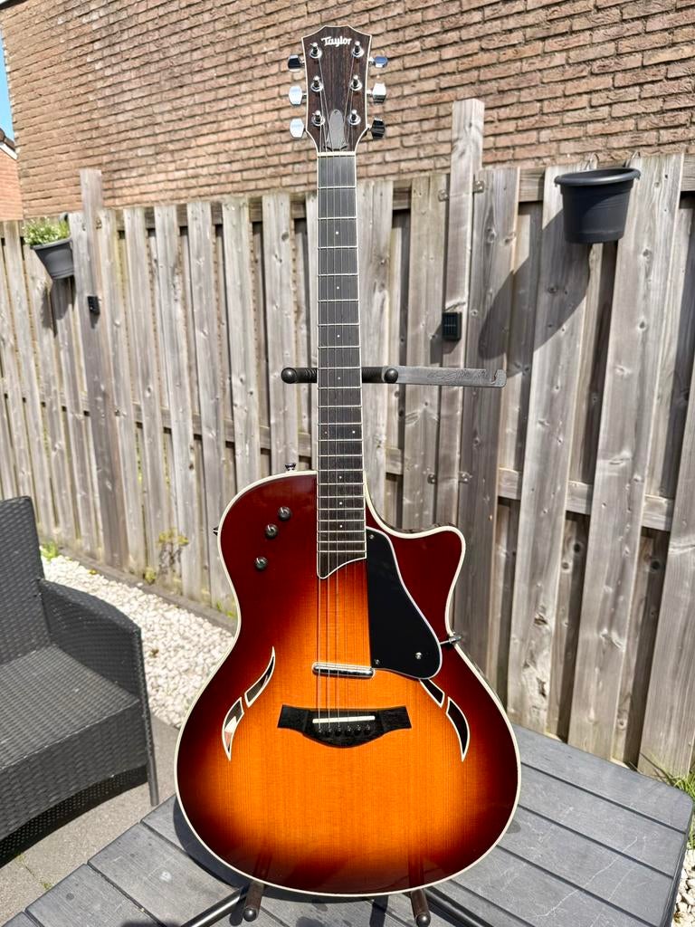 Taylor T5s (= épicéa) Sunburst, Musique & Instruments, Enlèvement, Comme neuf, Hollow body, Fender