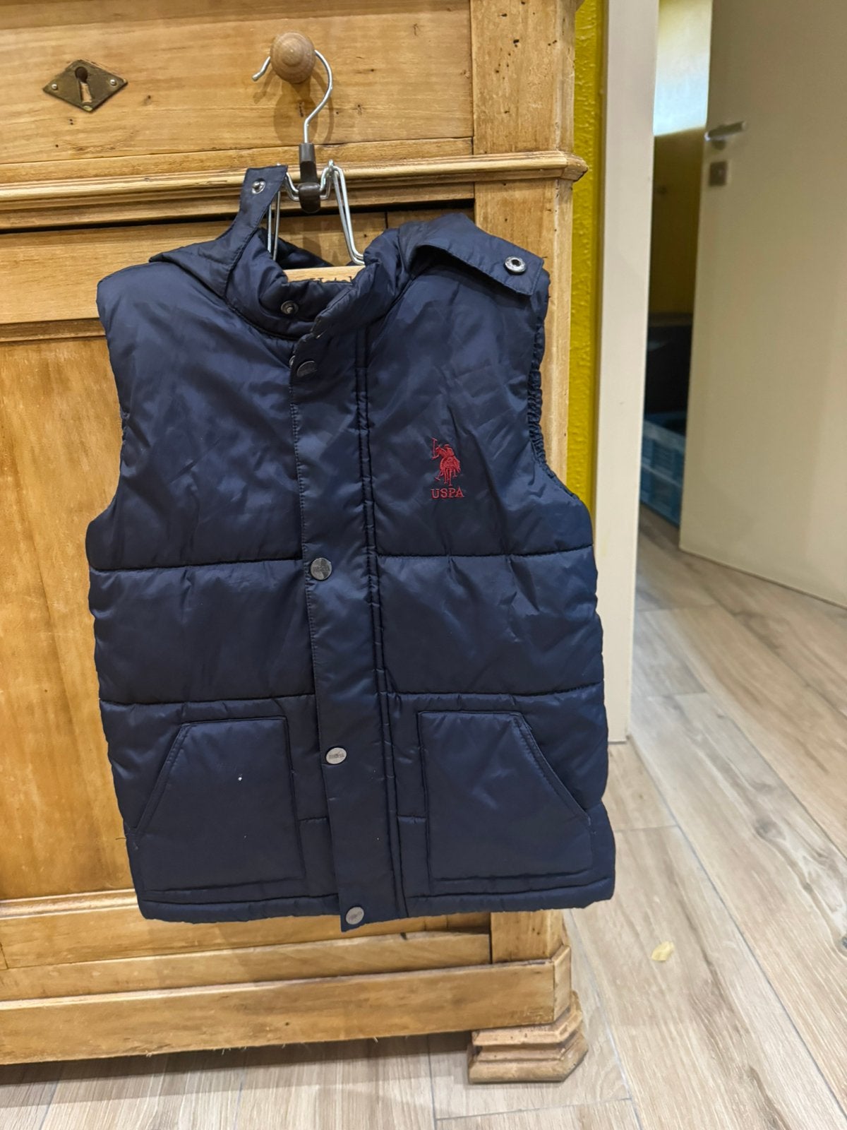 Gilet de la marque américaine Assin, Vêtements | Hommes, Blousons sans Manches, Enlèvement ou Envoi, Comme neuf