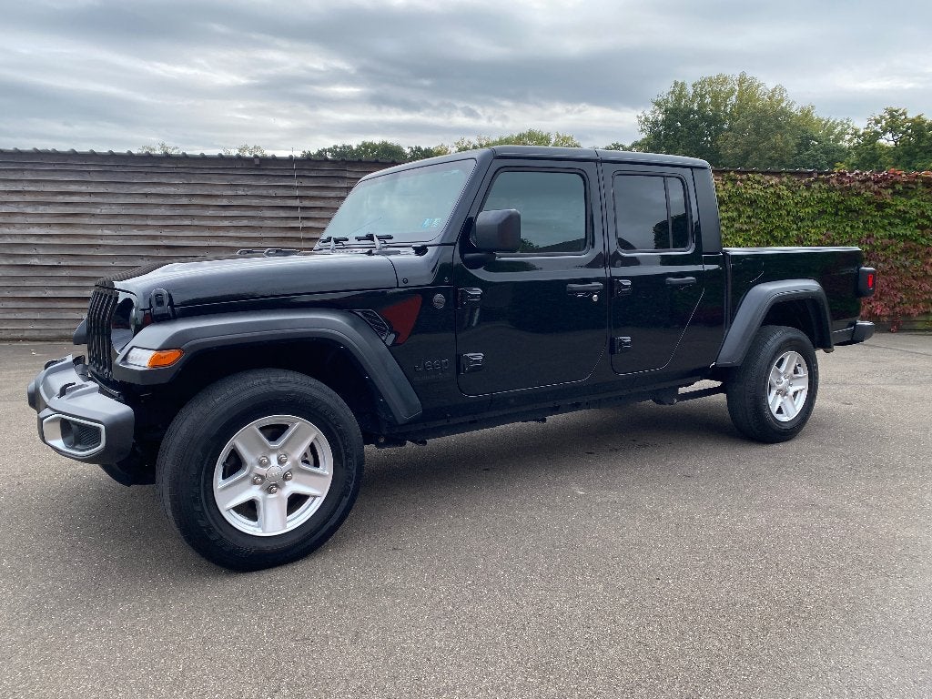 Jeep gladiator pick-up - 2023 - 3.6L - BTW aftrekbaar, Auto's, Automaat, 4 deurs, Stof, Zwart
