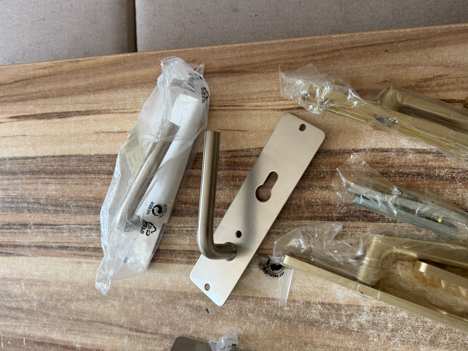 HANG EN SLUITWERK NIEUW IN VERPAKKING, Doe-het-zelf en Bouw, Hang- en Sluitwerk, Ophalen, Nieuw