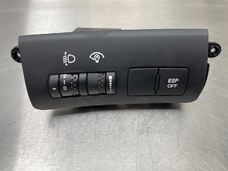 KOPLAMP IHV SCHAKELAAR Kia Cee'd Sporty Wagon (EDF), Info@kia.de, Theodor-Heuss-Allee 11
60486  Frankfurt am Main, DE, Kia Deutschland GmbH