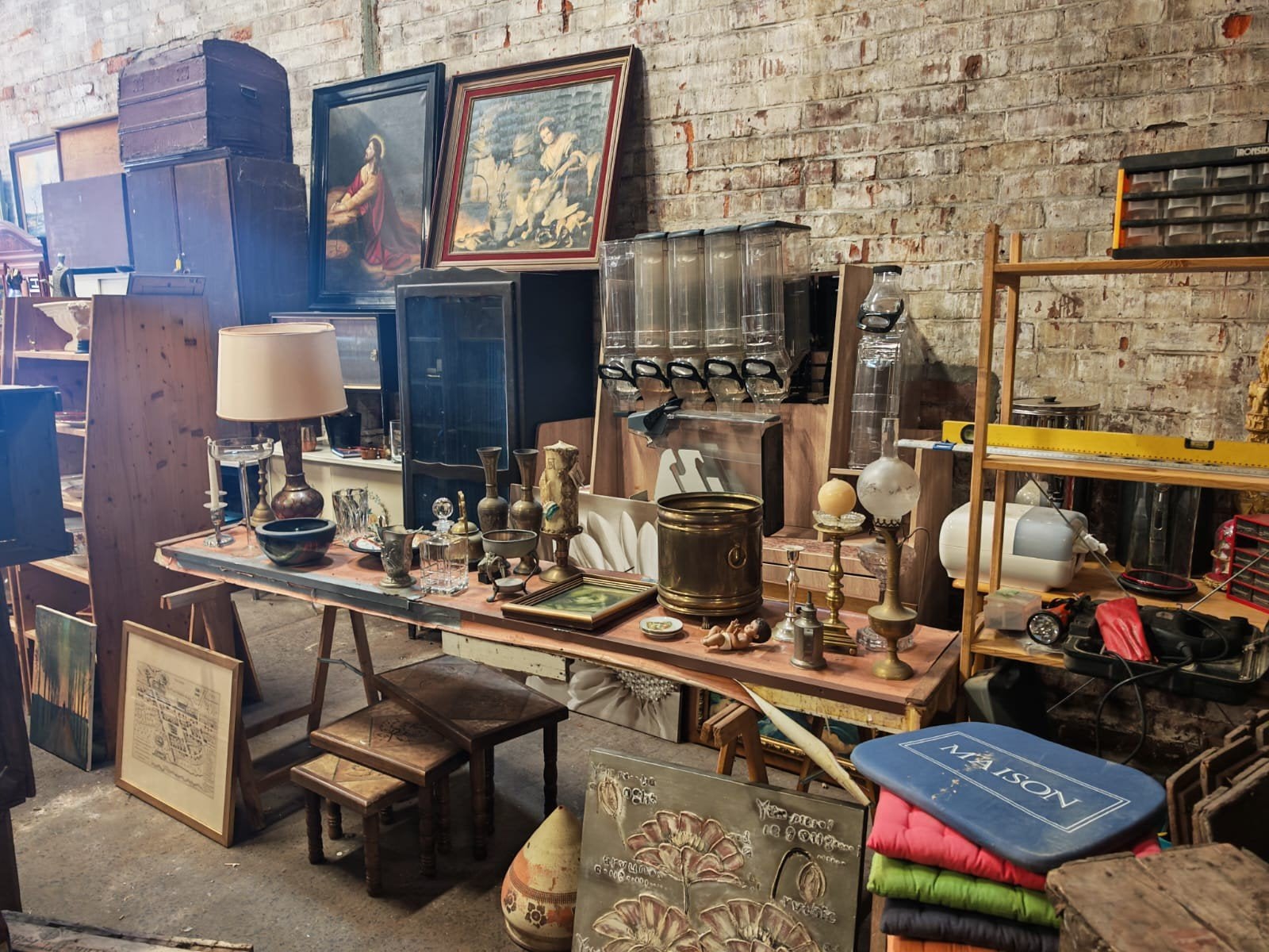Verkoopzaal Veronique open op 6 en 7 juni, Ophalen