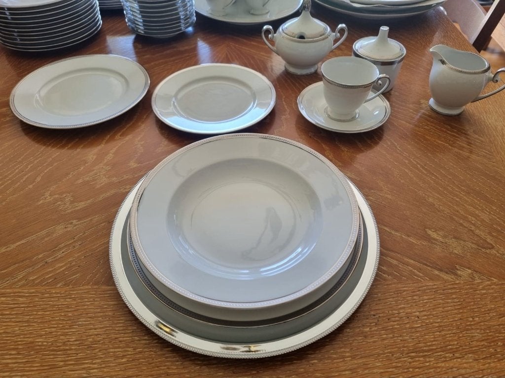 Service table complet 12p Tirschenreuth porce.fine–état neuf, Antiek en Kunst, Antiek | Servies compleet, Ophalen