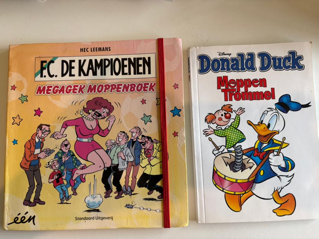 Moppenboek FC DE KAMPIOENEN en Donald Duck, Boeken, Meerdere stripboeken, Ophalen, Gelezen