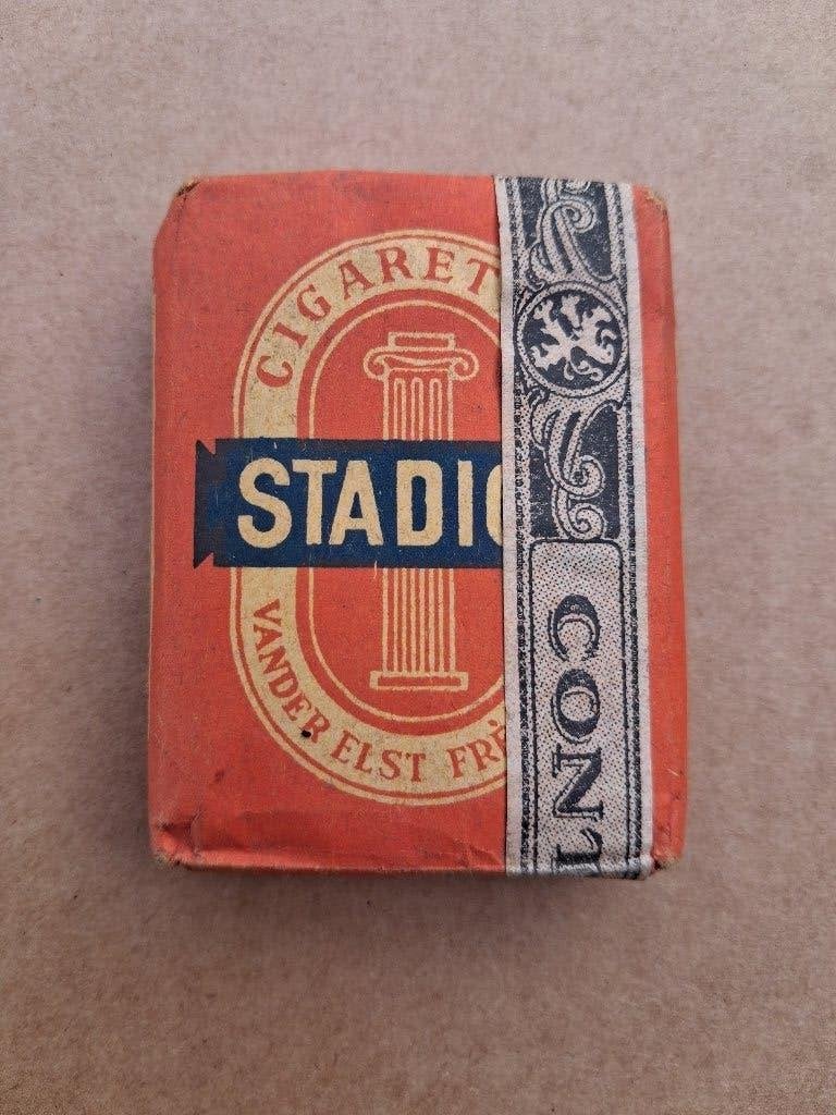 oud ongeopend pak sigaretten  STADION....taksband, Ophalen of Verzenden, Zo goed als nieuw, Reclamebord