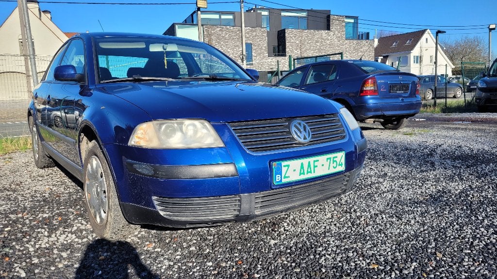 vw passat 1.6i AIRCO TREKHAAK euro 4 2002, 75 kW, Système audio, 4 portes, Entreprise