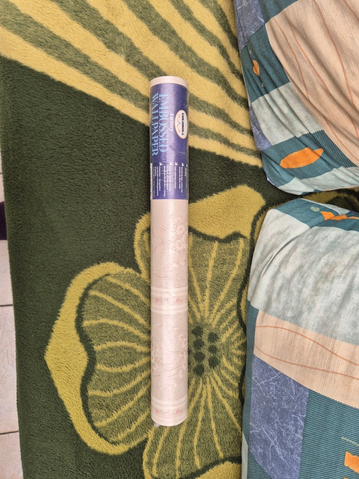 Een rol vintage bloemmotief relief behangpapier, Ophalen of Verzenden