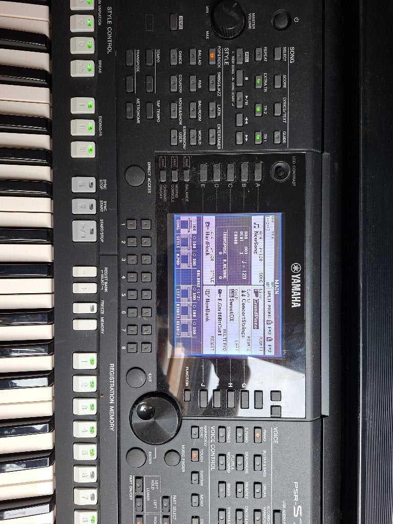 Clavier Synthétiseur Yamaha PSR-S 750, 61 touches, Yamaha, Comme neuf, Enlèvement