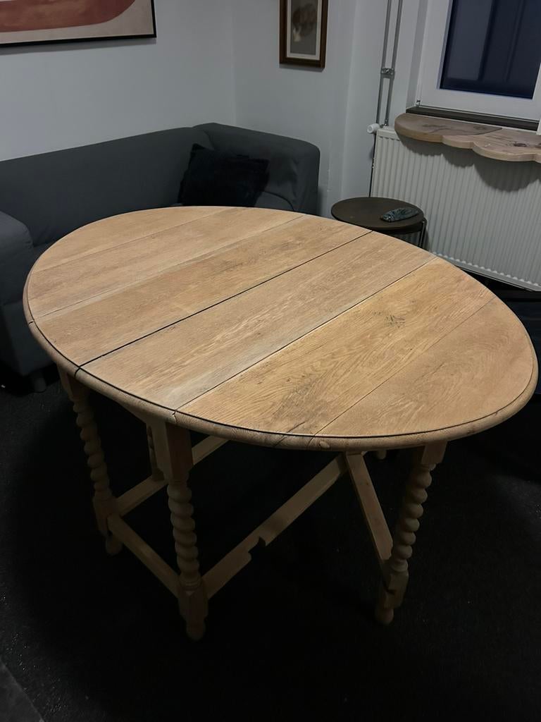 Victoriaanse Gateleg-eettafel, Ophalen