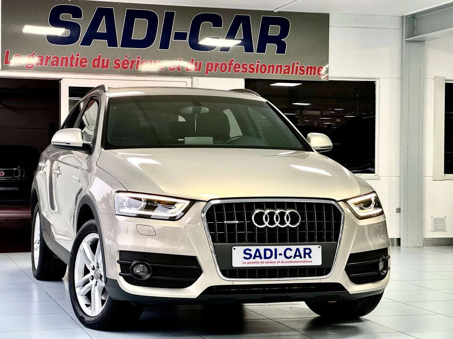Audi Q3 2.0 TDi 177cv S Tronic QUATTRO - S-LINE EDITION, Auto's, Automaat, Gebruikt, Zwart, 4 cilinders
