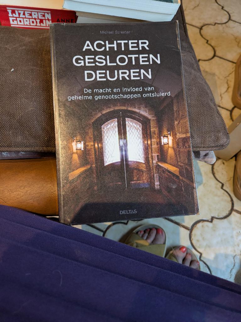 Achter gesloten deuren, Livres, Religion & Théologie, Enlèvement ou Envoi, Utilisé, Autres religions