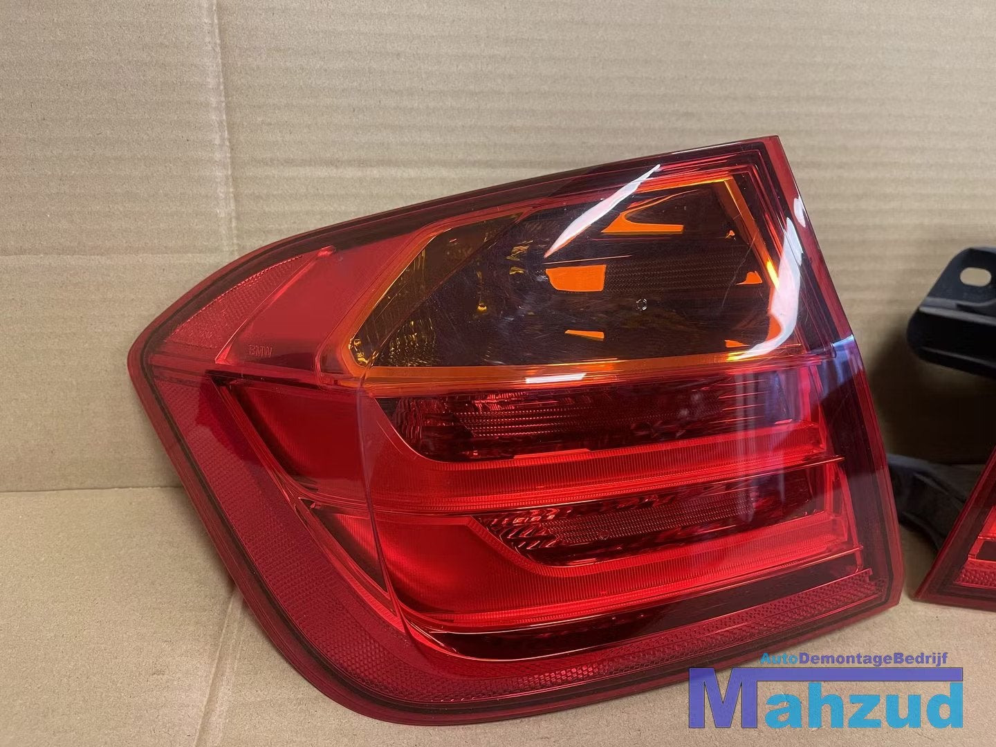 BMW 3 SERIE F30 Sedan achterlicht links buiten 2011-2018, Auto-onderdelen, Petuelring 130
80788  Munich, DE, Gebruikt, Info@bmw.de