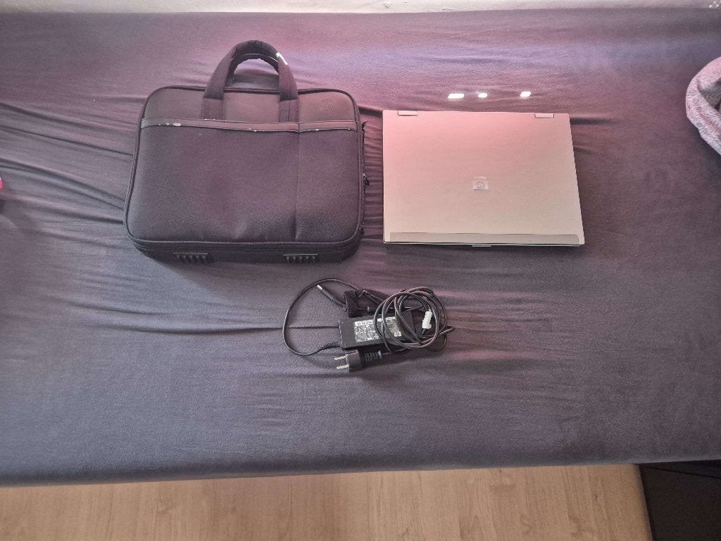 PC HP EliteBook 8530p + chargeur + sacoche, Informatique & Logiciels, 256 GB, HDD, Intel Core 2 Duo T5670, Azerty