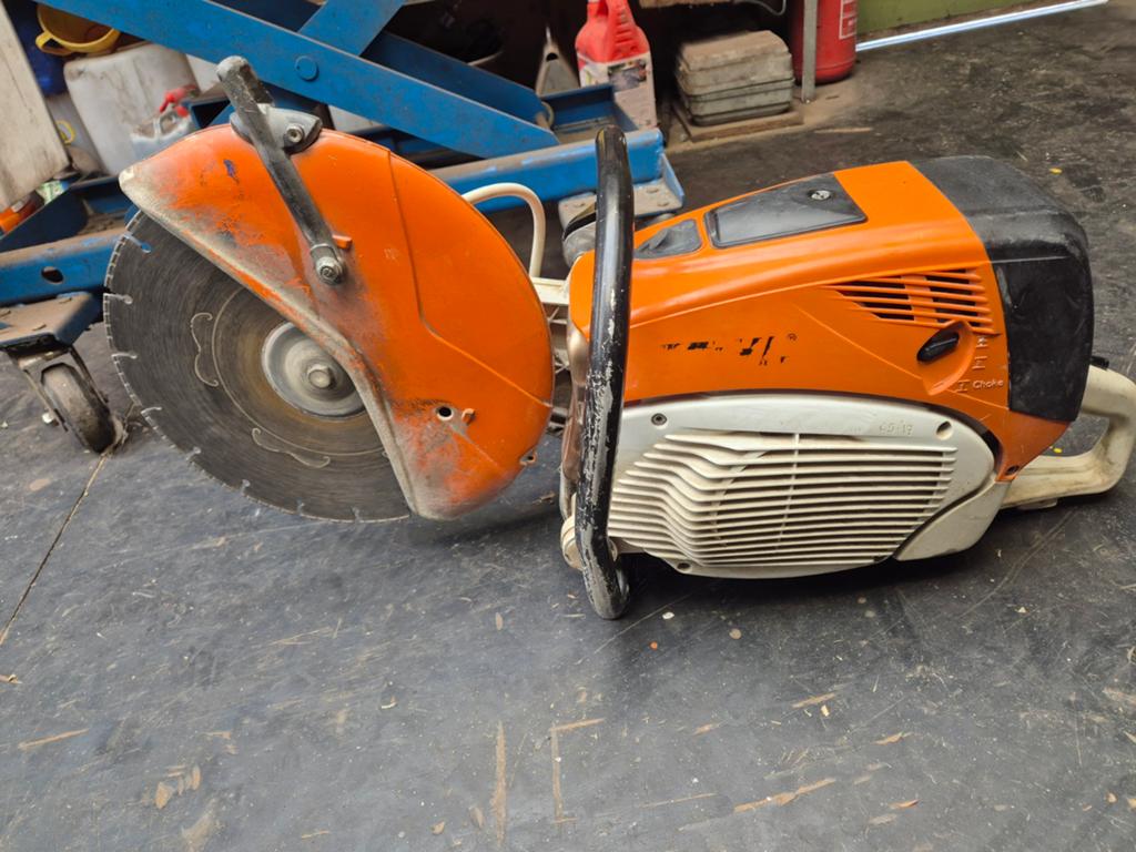 Scie à pneus/scie à béton Stihl TS 700, Enlèvement, Comme neuf, Stihl