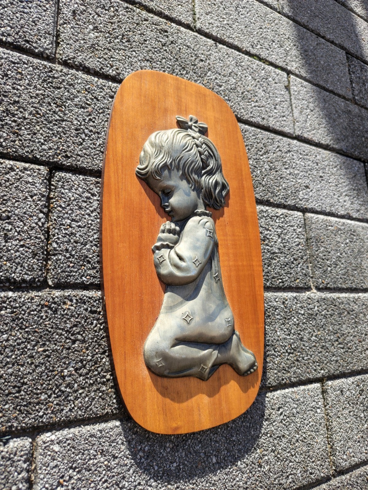 mooie decoratieve houten plank met tinnen beeld, Ophalen of Verzenden