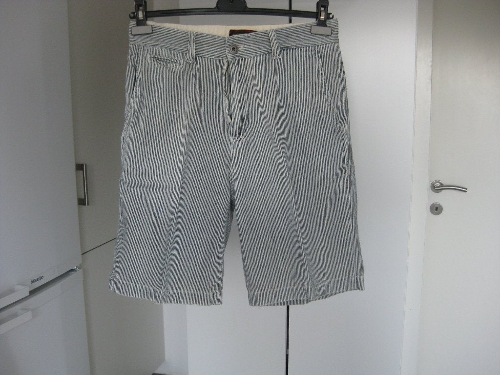 Woolrich Short Maat 32  Blauw gestreept, Vêtements | Hommes, Pantalons, Enlèvement ou Envoi, Porté, Taille 48/50 (M), Bleu