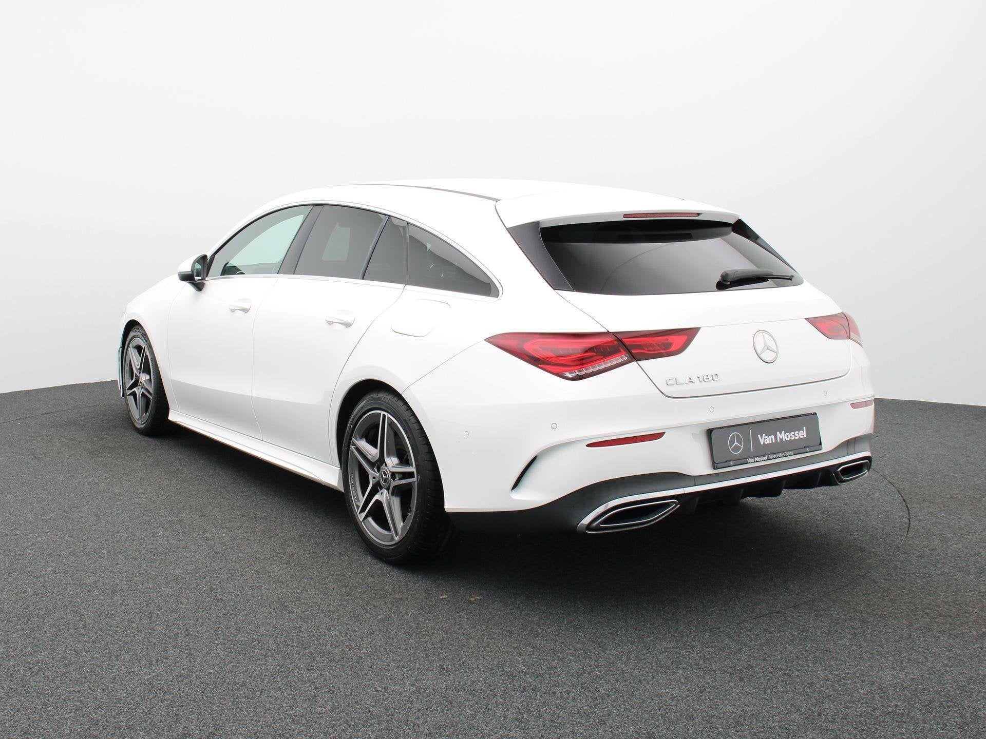 Mercedes-Benz CLA 180 Shooting Brake + AMG LINE + CARPLAY +, Gebruikt, 4 cilinders, 136 pk, Leder en Stof