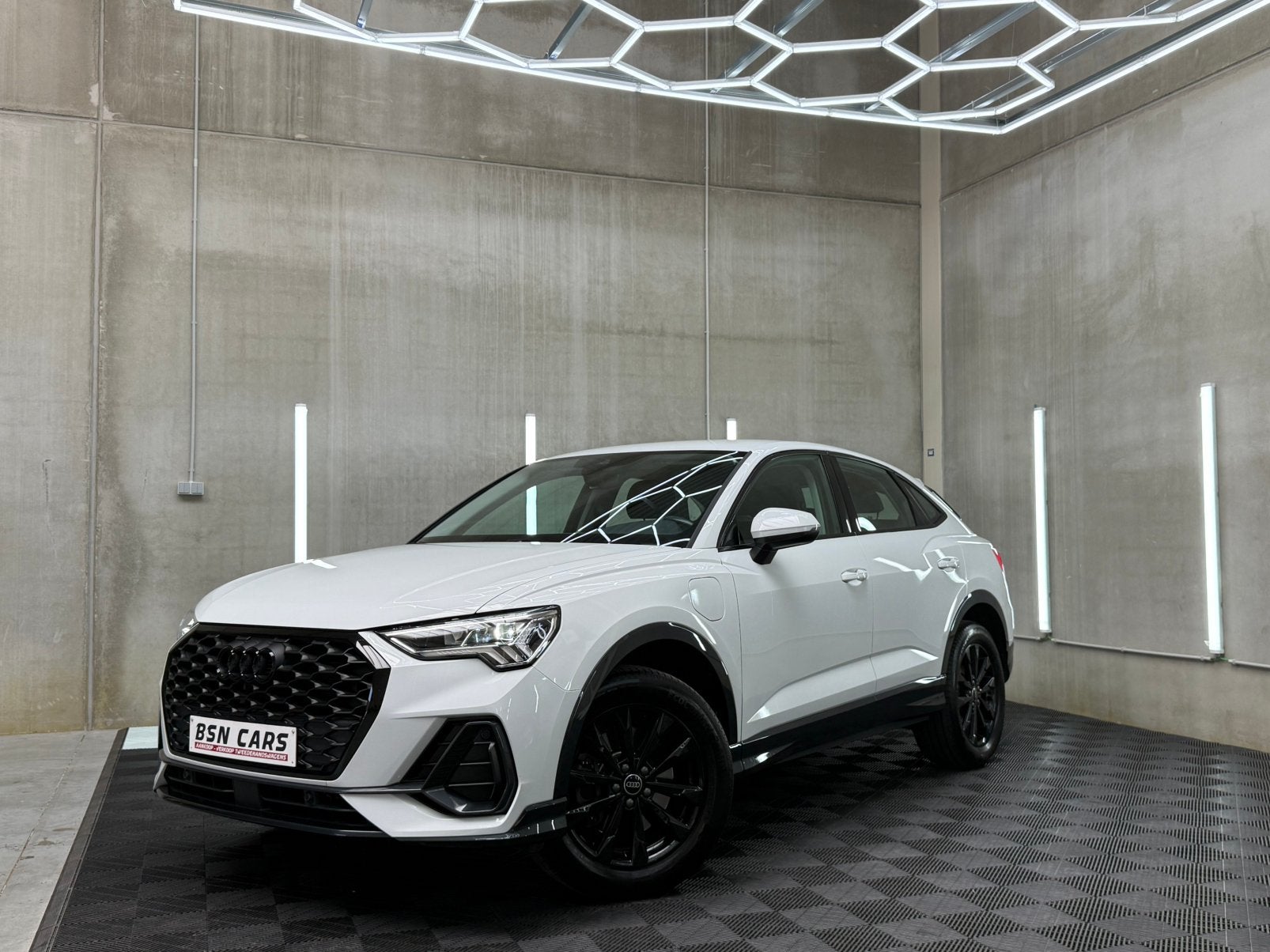 AUDI Q3 SPORTBACK/HYBRIDE/LEER/LANE/CAMERA/CARPLAY/GARANTI, Autos, Essai à domicile, Achat, Euro 6, Entreprise