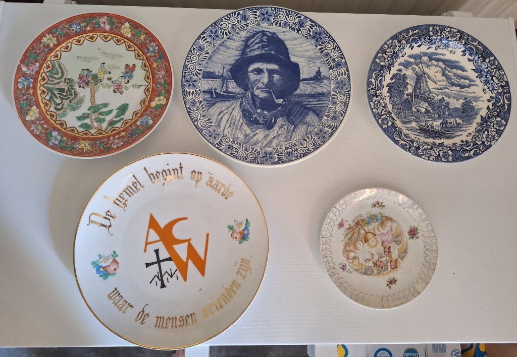 5 verschillende schalen (samen in één bod), Ophalen