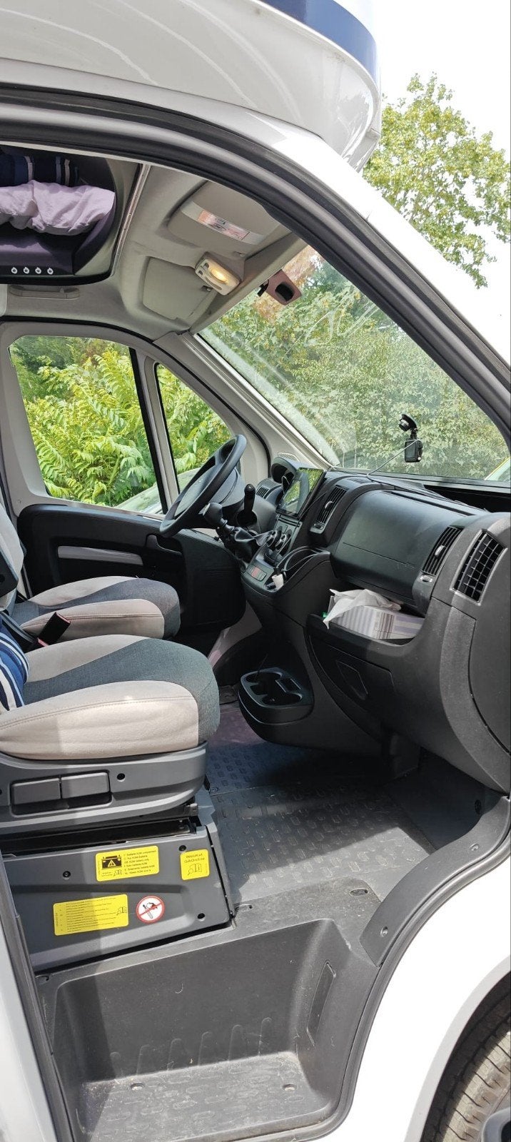 Nieuwe camper 3300km met fabrieksgarantie tot 2027, Caravans en Kamperen, Mobilhomes, 6 tot 7 meter, Particulier, Cassettetoilet