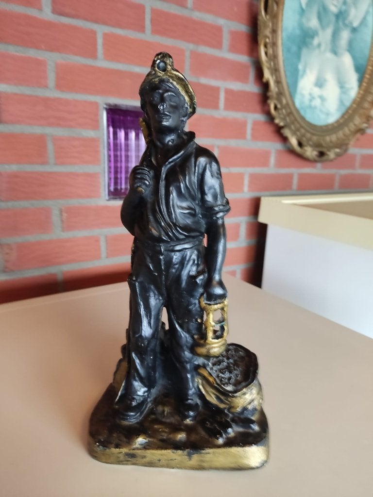 Mijnwerker uit gips, Verzamelen, Ophalen