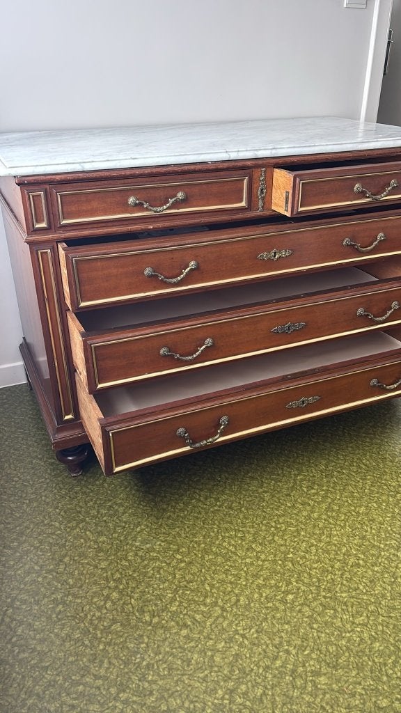 Commode in kersenhout met marmeren blad, Ophalen