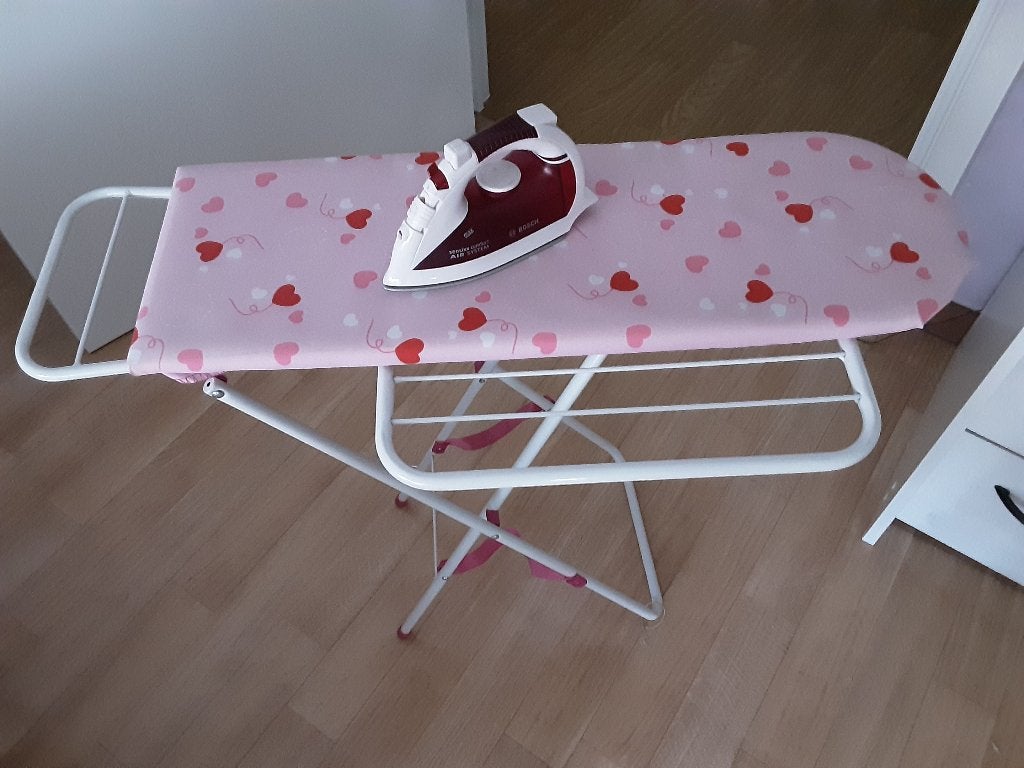 Kinderstrijkplank en strijkijzer, Ophalen